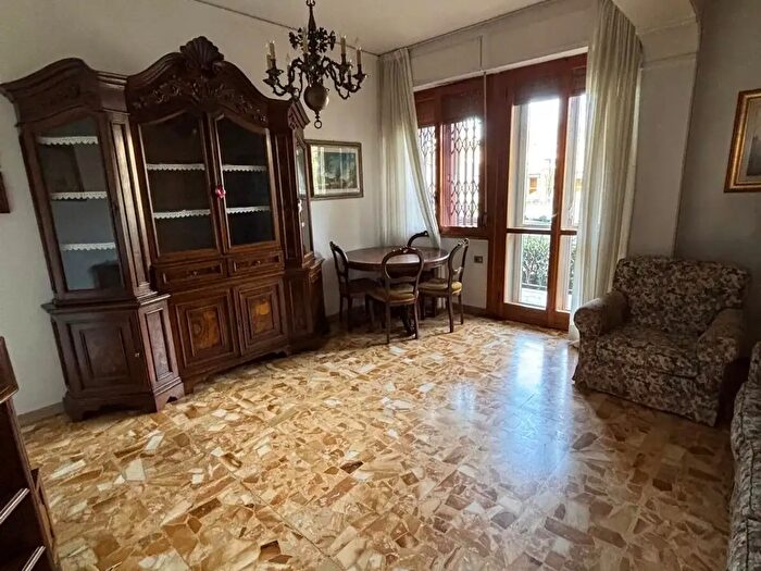 Appartamento quadrilocale in vendita in Via Ser Lapo Gavacciani, Firenze