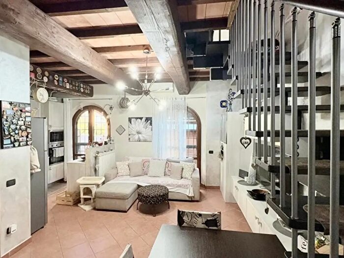 Casa quadrilocale in vendita in Pesciatina, Capannori