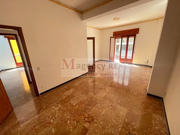 Appartamento con 5 locali in vendita in Via Italo Alaimo, Reggio Calabria