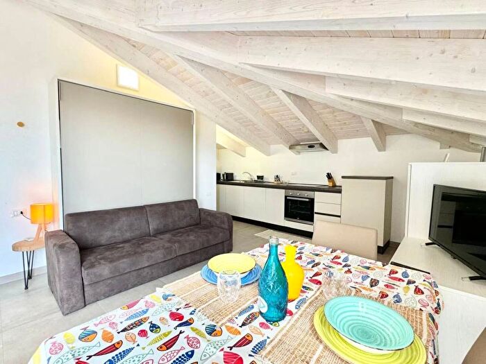 Appartamento monolocale in affitto in Viale Della Repubblica, Centro, Pietra Ligure