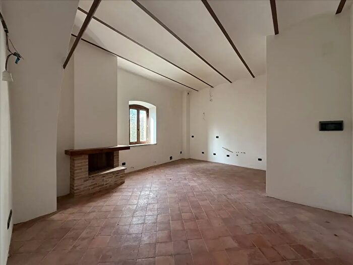 Appartamento trilocale in vendita in Sarteano