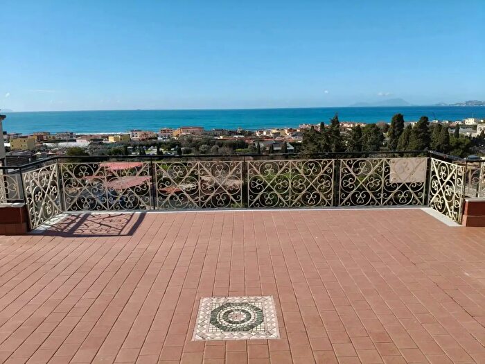 Appartamento quadrilocale in vendita in Via IV Novembre I Traversa, Ercolano