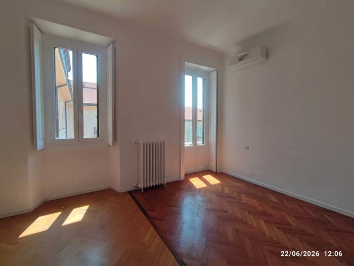 Appartamento trilocale in affitto in Via Spartaco, Montenero, Milano
