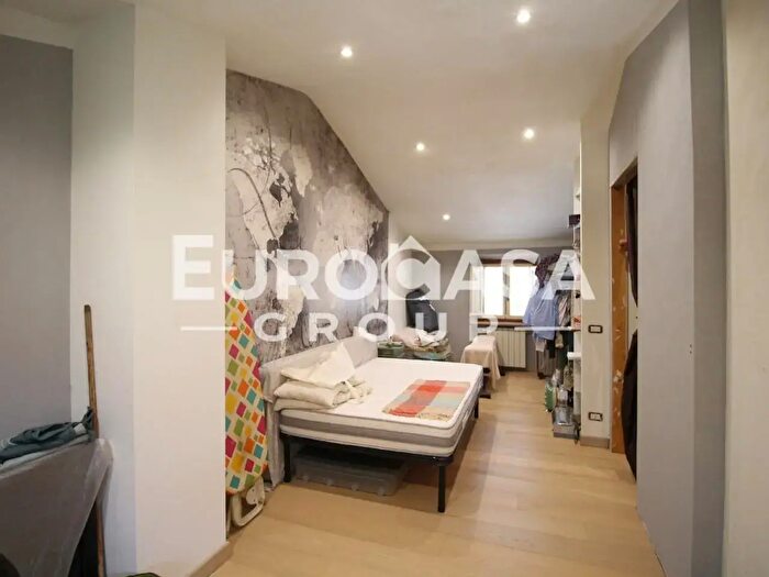 Casa con 5 locali in vendita in Lucca