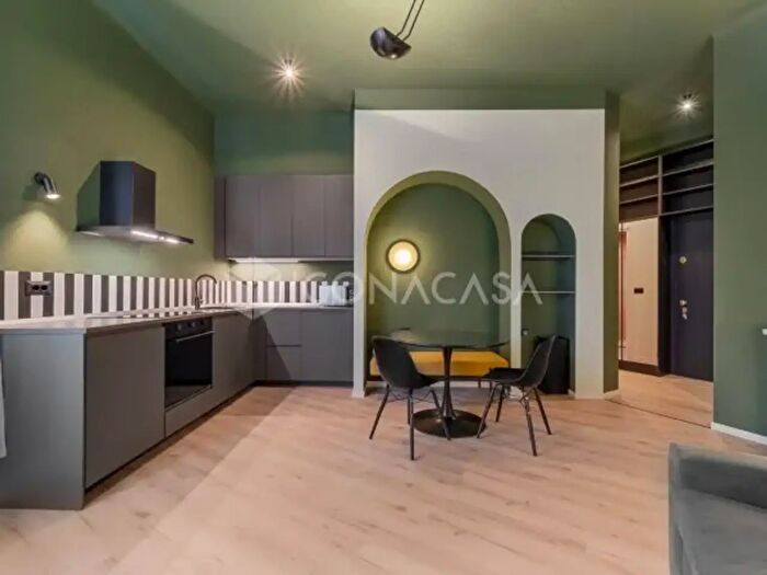 Appartamento bilocale in vendita in Piazza Angilberto II, Milano