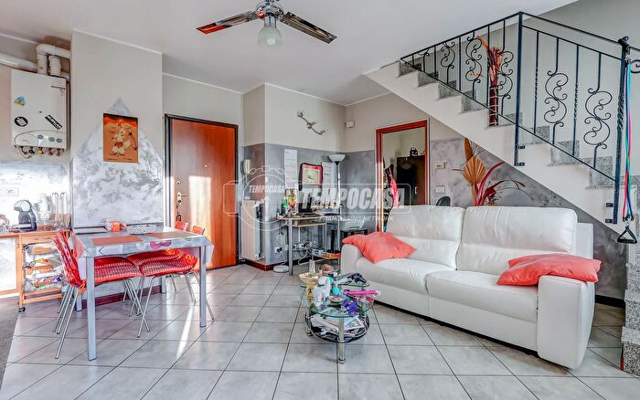 Appartamento bilocale in vendita in Via Enrico Berlinguer, Cardano Al Campo