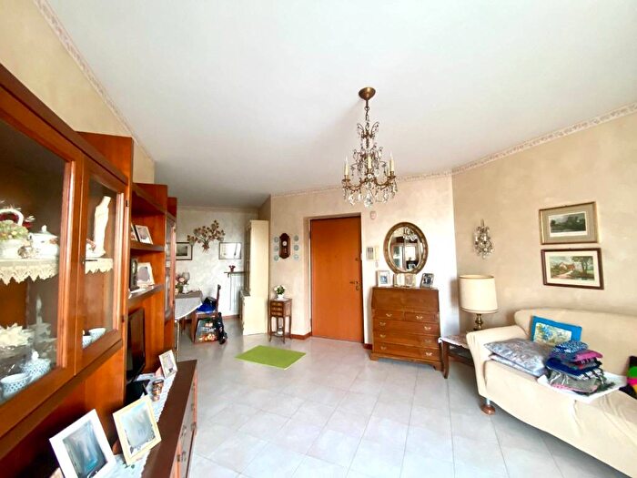 Appartamento trilocale in vendita in Strada Bussolino, Centro, Gassino Torinese