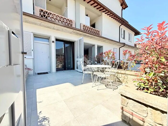 Appartamento trilocale in vendita in Piazza Silvano Ceccherelli, Reggello