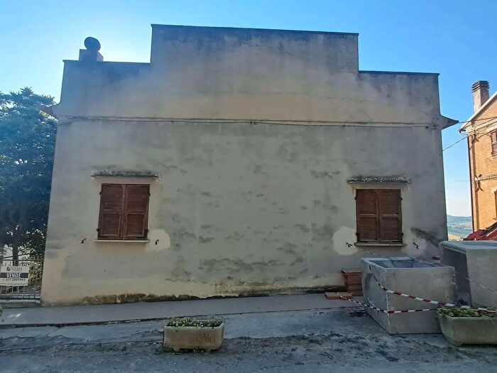 Casa con 5 locali in vendita in Contrada Pioli, Ostra Vetere