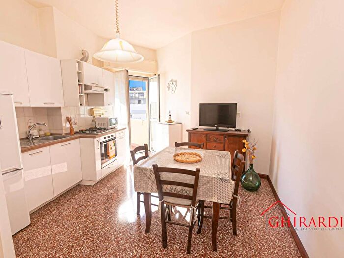 Appartamento trilocale in affitto in Via Giacomo Puccini, Sestri Ponente, Genova