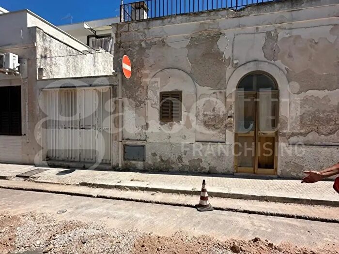 Casa bilocale in vendita in Viale Petrolla Sn, Ostuni