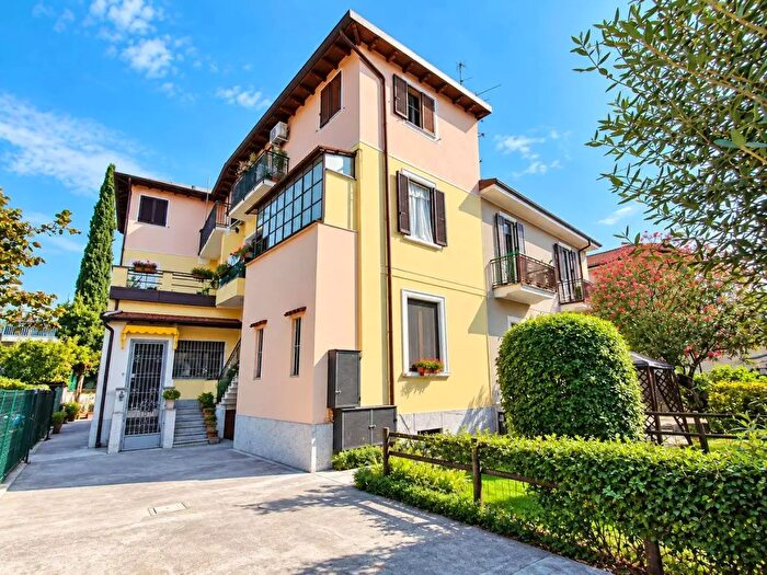 Appartamento trilocale in vendita in Milano
