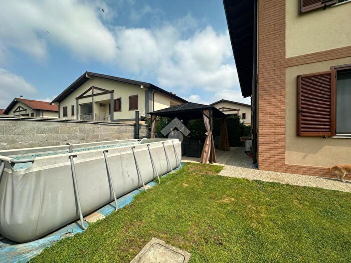 Appartamento bilocale in vendita in Via Filippo Piccaluga, Casorate Primo