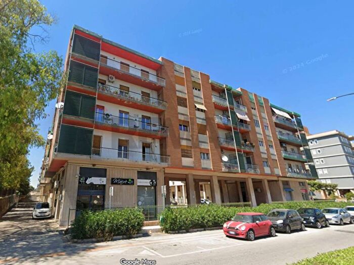 Appartamento con 5 locali in affitto in Viale Teracati, Santa Panagia Teracati, Siracusa