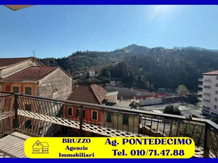 Appartamento trilocale in vendita in Via Martiri della Libertà, Campomorone