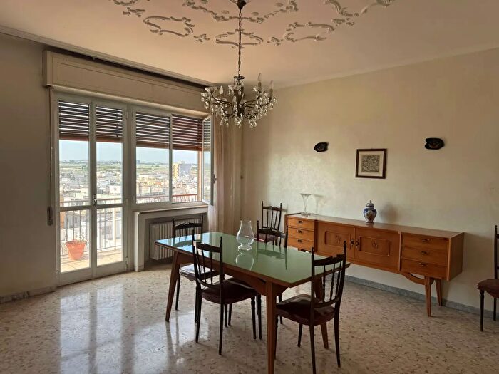 Appartamento quadrilocale in vendita in Via Cianciaruso, Noicattaro