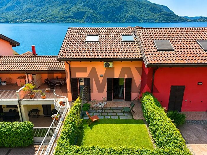Appartamento trilocale in vendita in Corso Belvedere, Ghiffa