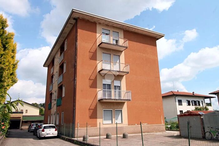 Appartamento trilocale in vendita in Oggiona Con Santo Stefano