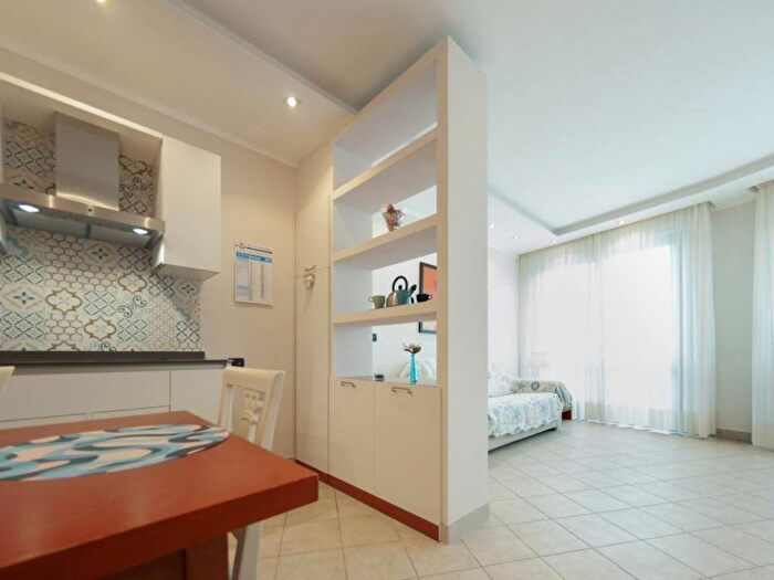 Appartamento monolocale in affitto in Via degli Oleandri, Tirrenia, Pisa