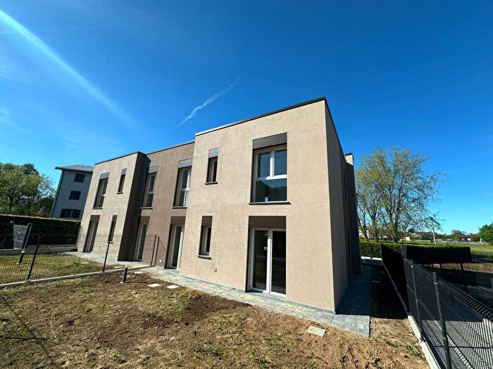 Appartamento quadrilocale in affitto in Via Roma, Uggiate Trevano, Uggiate con Ronago