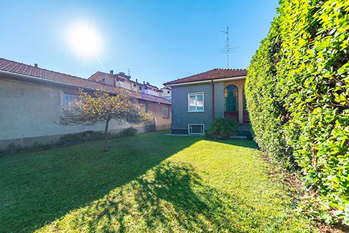 Casa bilocale in vendita in Caronno Pertusella