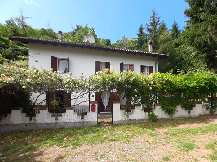 Casa con 5 locali in vendita in Località Laquina, Cremolino