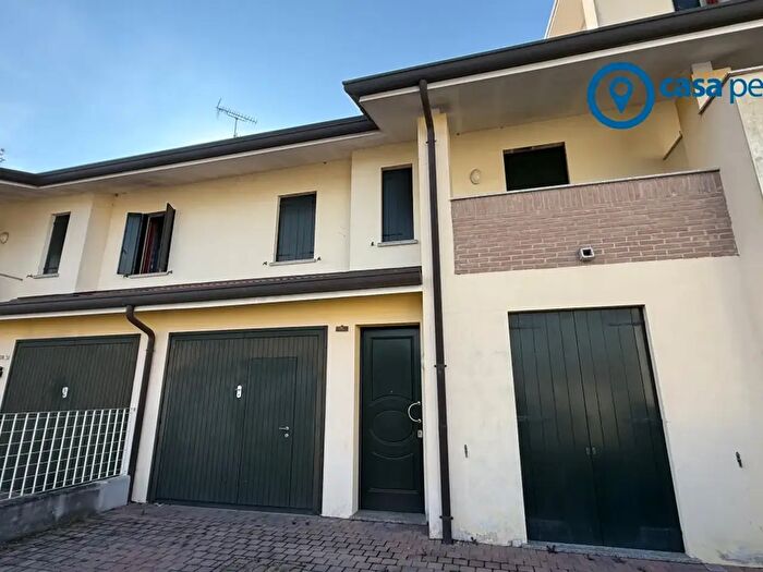 Casa quadrilocale in vendita in Via Dante Gallani l, Rovigo