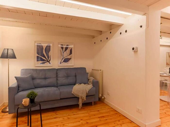 Appartamento trilocale in affitto in Corso di Porta Romana, Quadronno Crocetta, Milano