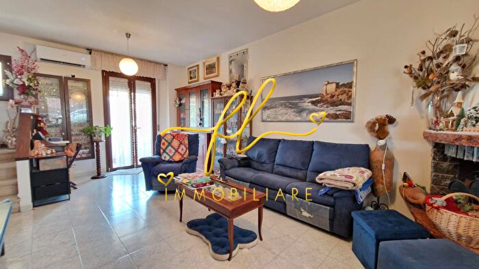Casa con 5 locali in vendita in Rosignano Marittimo