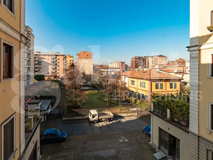 Appartamento trilocale in vendita in Via Giuseppe Meda, Milano