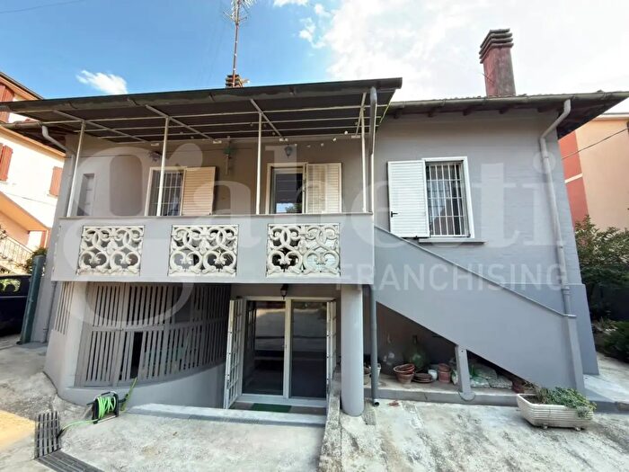 Casa quadrilocale in vendita in Via Valle d'Aosta, Bologna