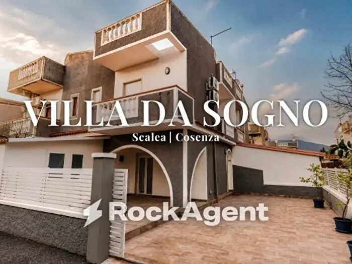 Casa trilocale in vendita in Via del Mare, Scalea