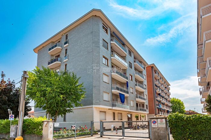 Appartamento con 5 locali in vendita in Via Carbone, Villastellone