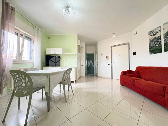 Appartamento bilocale in affitto in Via La Martella, Matera