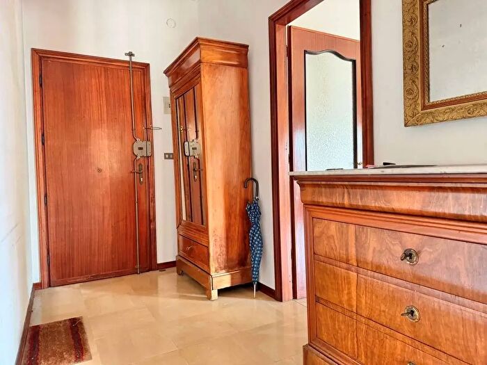 Appartamento con 5 locali in vendita in Imperia