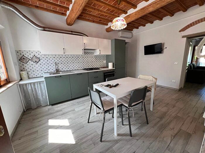 Appartamento trilocale in affitto in Via II Giugno a Certaldo Firenze, Certaldo