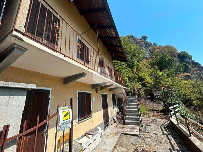 Casa con 6 locali in vendita in Case Sparse Deir Bianc, Pont Canavese