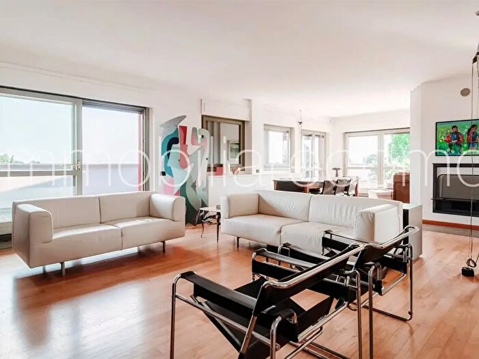 Appartamento con 7 locali in vendita in Via Mazzini, Appiano Gentile