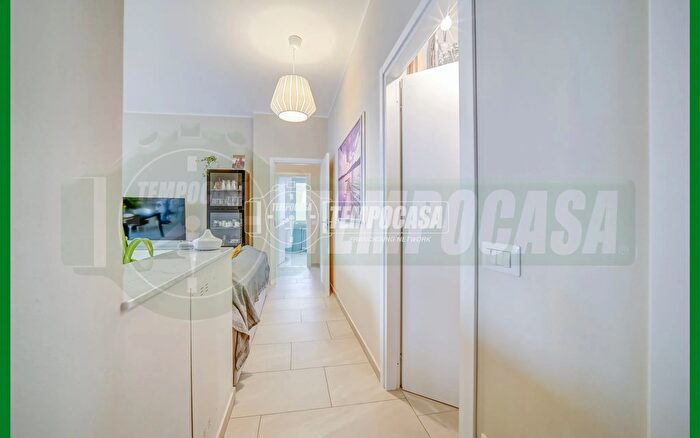 Appartamento quadrilocale in vendita in Comerio