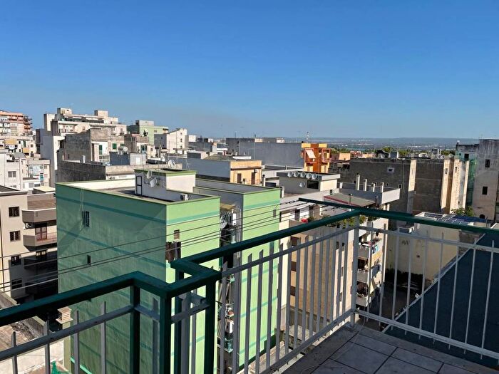Appartamento bilocale in affitto in Via Trieste, Tre Carrare, Taranto