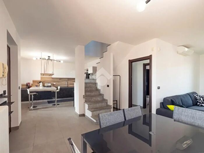 Appartamento trilocale in vendita in Via della Grena, Riva Presso Chieri