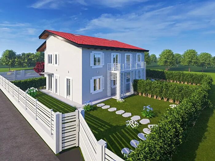 Casa con 7 locali in vendita in Via Bologna, Castelnuovo Magra