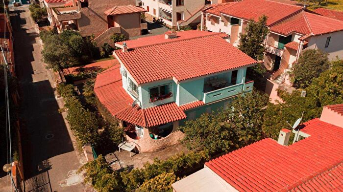 Appartamento con 6 locali in vendita in Via delle Margherite, Budoni