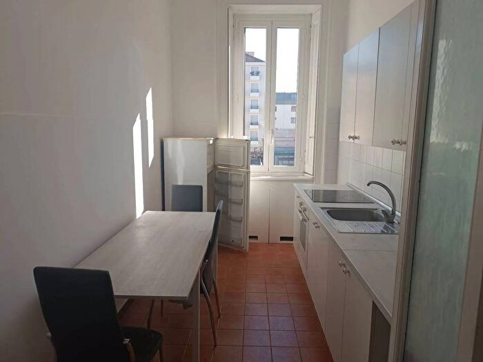 Appartamento quadrilocale in affitto in Via Spartaco, Montenero, Milano