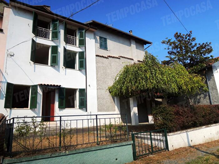 Casa con 6 locali in vendita in Via Bastione, Rocca Grimalda