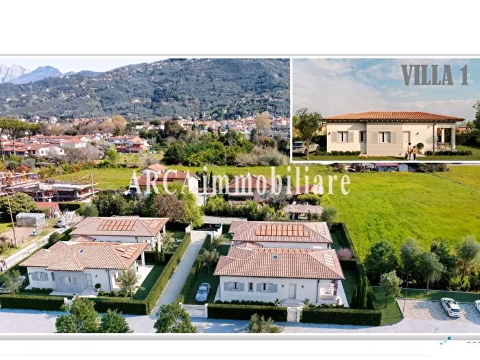 Casa con 5 locali in vendita in Pietrasanta