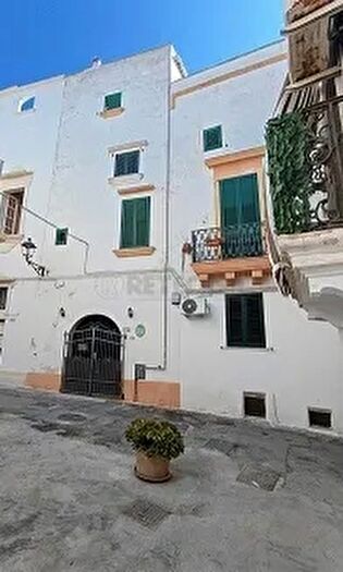 Casa con 14 locali in vendita in Via Coppola, Gallipoli