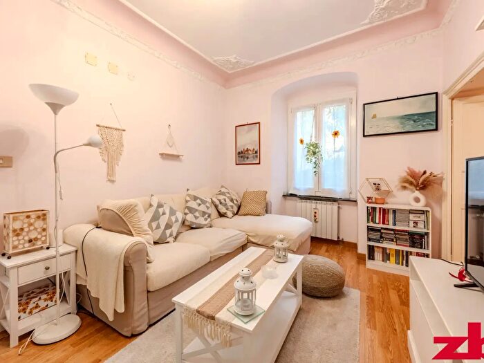 Appartamento con 6 locali in vendita in Salita Inferiore di SantAnna, Genova