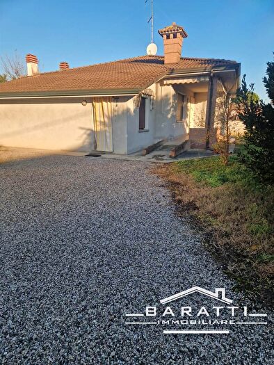 Casa con 6 locali in vendita in Riva del Po