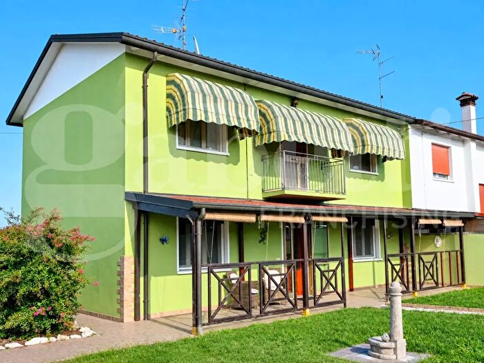 Casa con 6 locali in vendita in Via Paludi, Annone Veneto